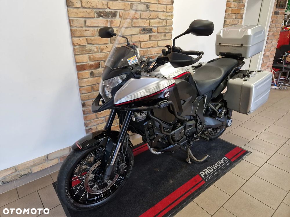 Honda VFR - 25