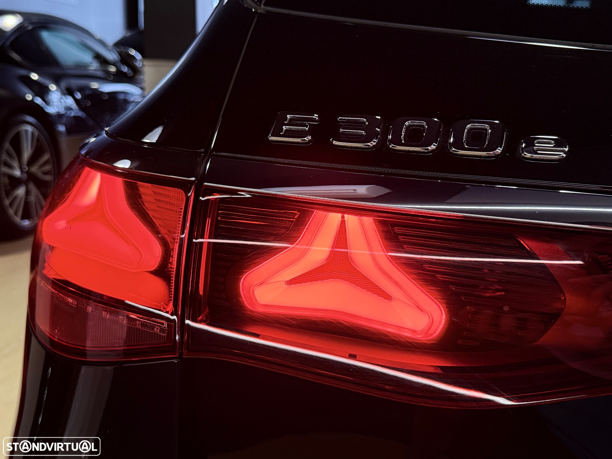 Mercedes-Benz E 300 Standard - 50