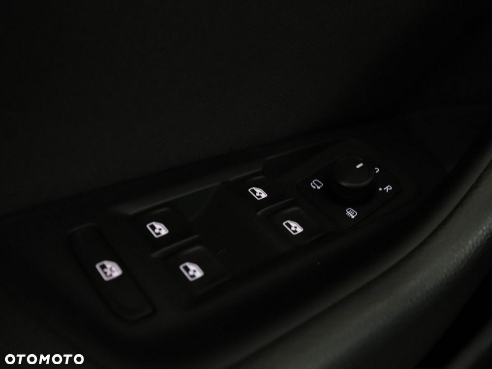 Volkswagen Passat - 35