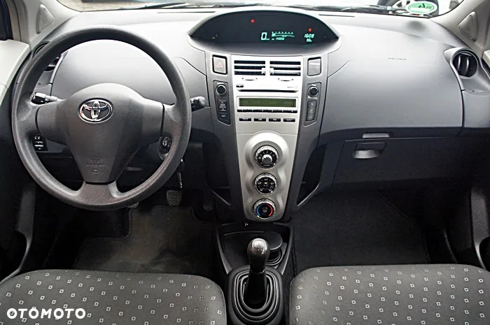 Toyota Yaris 1.0 Active - 17