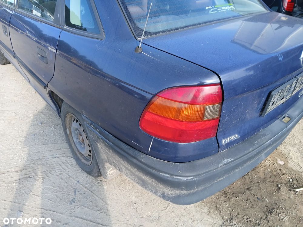 opel astra F I 1 y269 sedan maska pokrywa silnika klapa bagażnika zderzak lampa reflektor pas przedni - 5