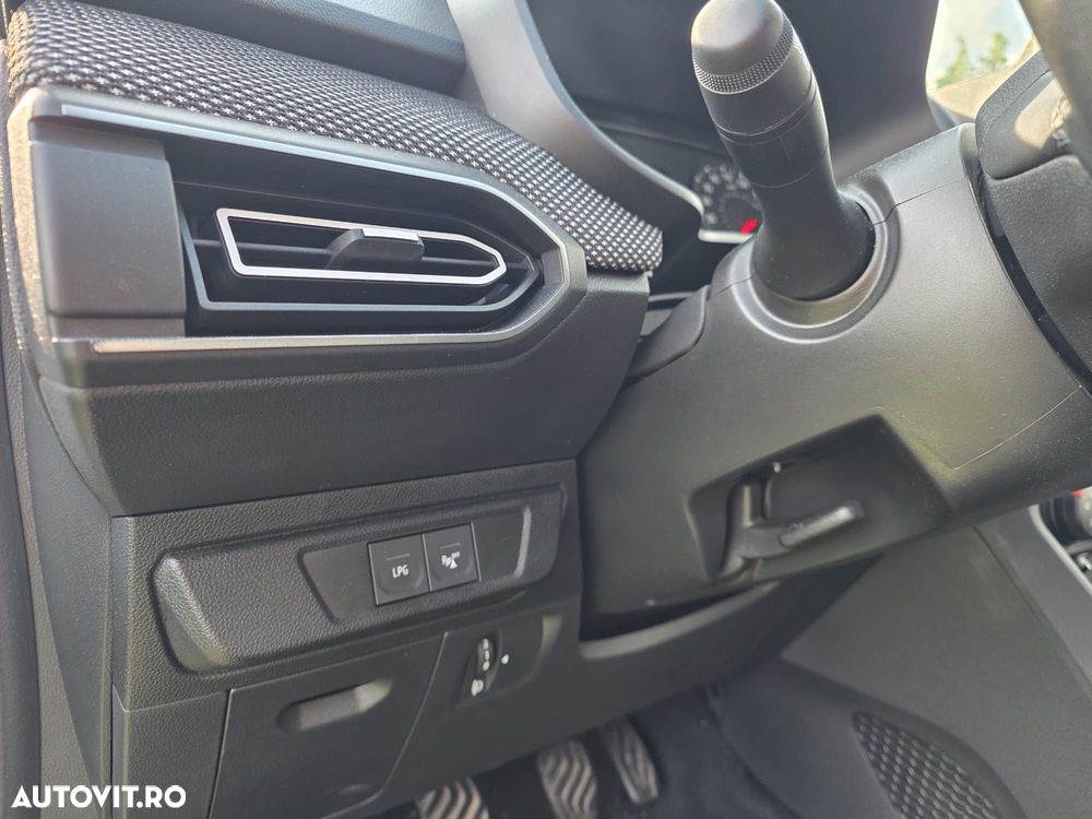 Dacia Sandero TCe 90 MT5 City - 8