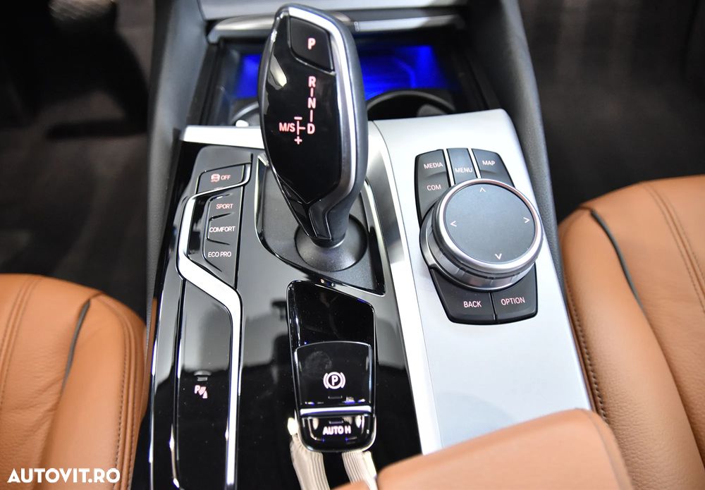 BMW Seria 5 520d AT - 19