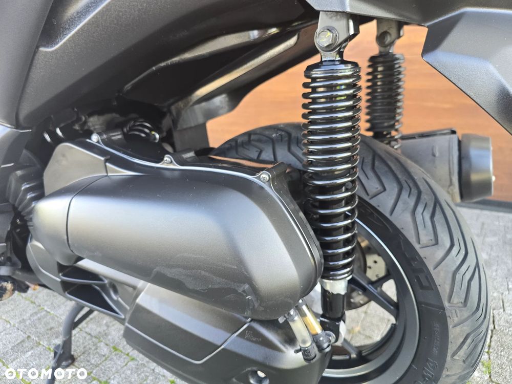 Yamaha X-max - 36
