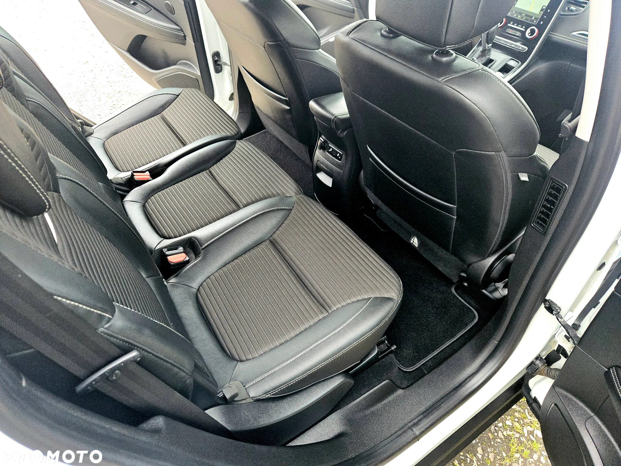 Renault Scenic ENERGY dCi 160 EDC BOSE EDITION - 27
