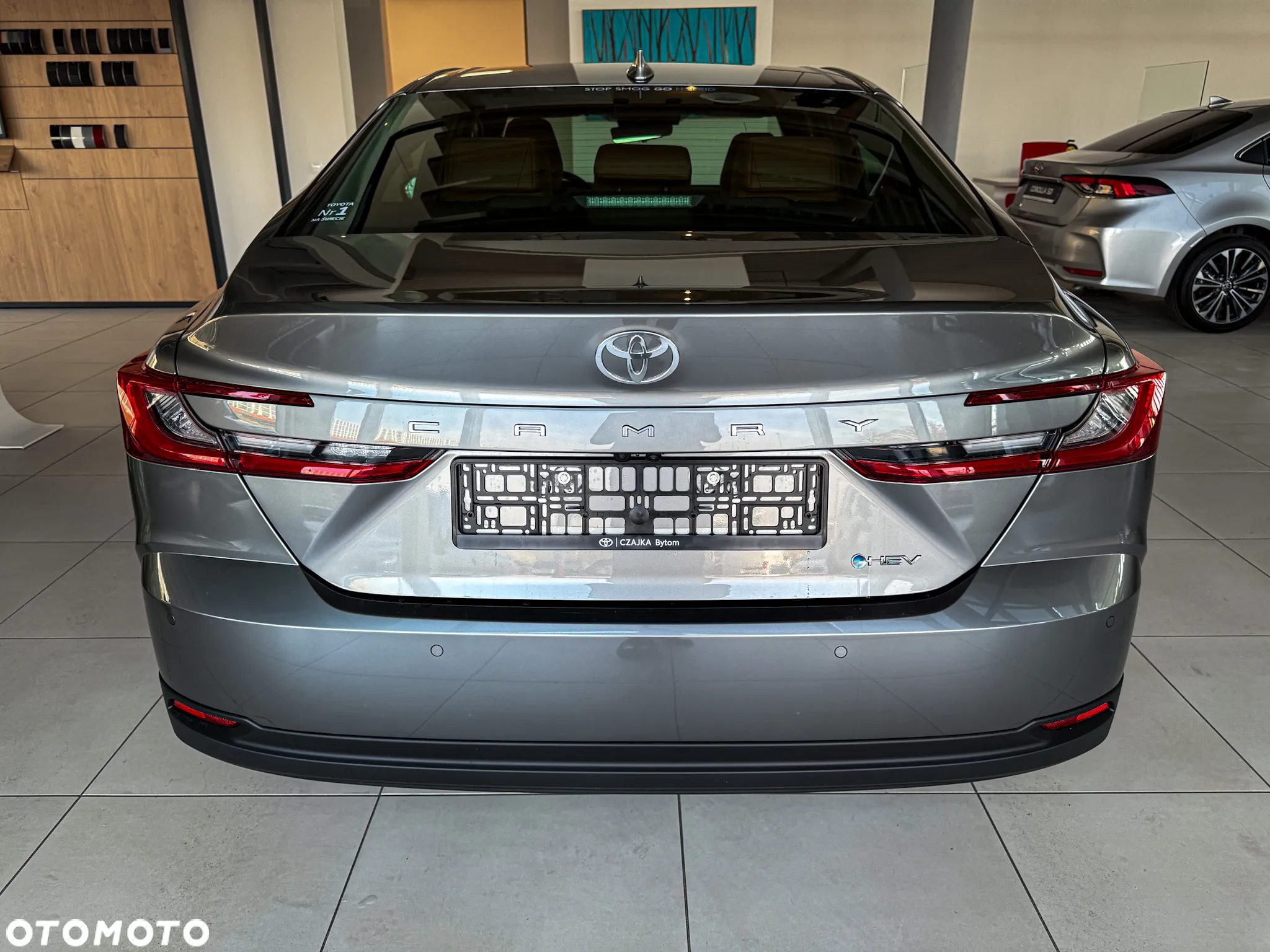 Toyota Camry - 5