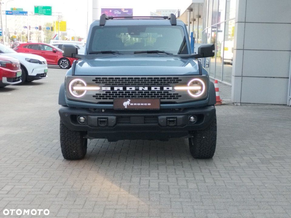 Ford Bronco - 8