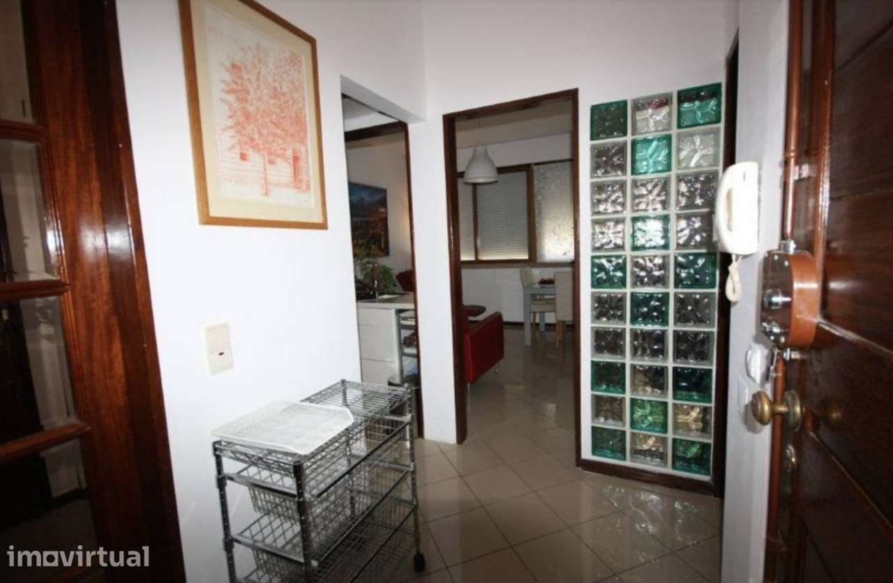 Apartamento T1 em bom estado, mobilado e equipado perto da Gulbenkian - Grande imagem: 4/13