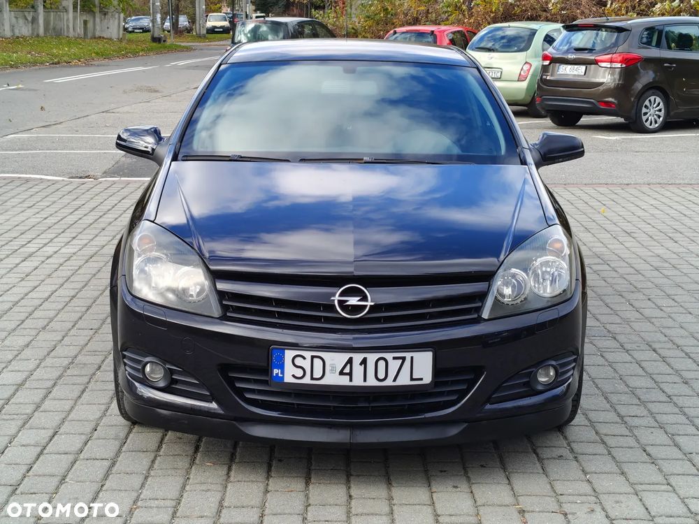 Opel Astra III GTC 1.6 Cosmo - 15