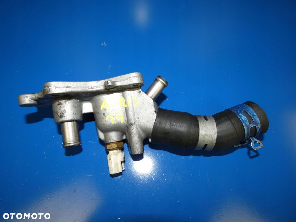 TOYOTA AURIS II COROLLA 1.4 D4D OBUDOWA TERMOSTATU - 2