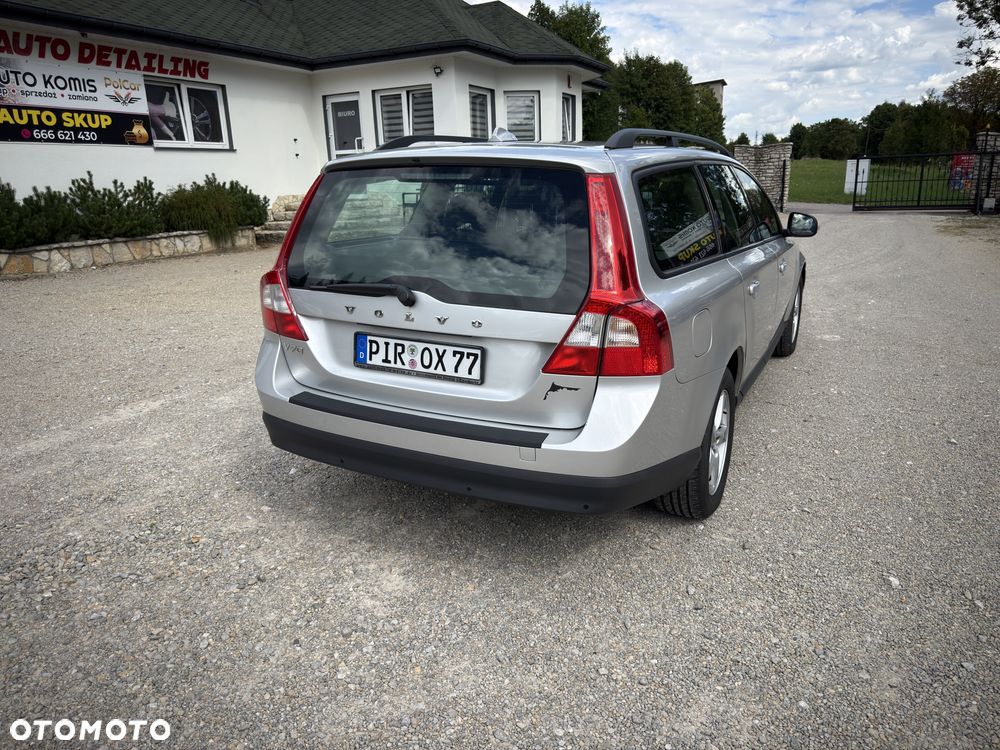 Volvo V70 D5 AWD Summum - 10