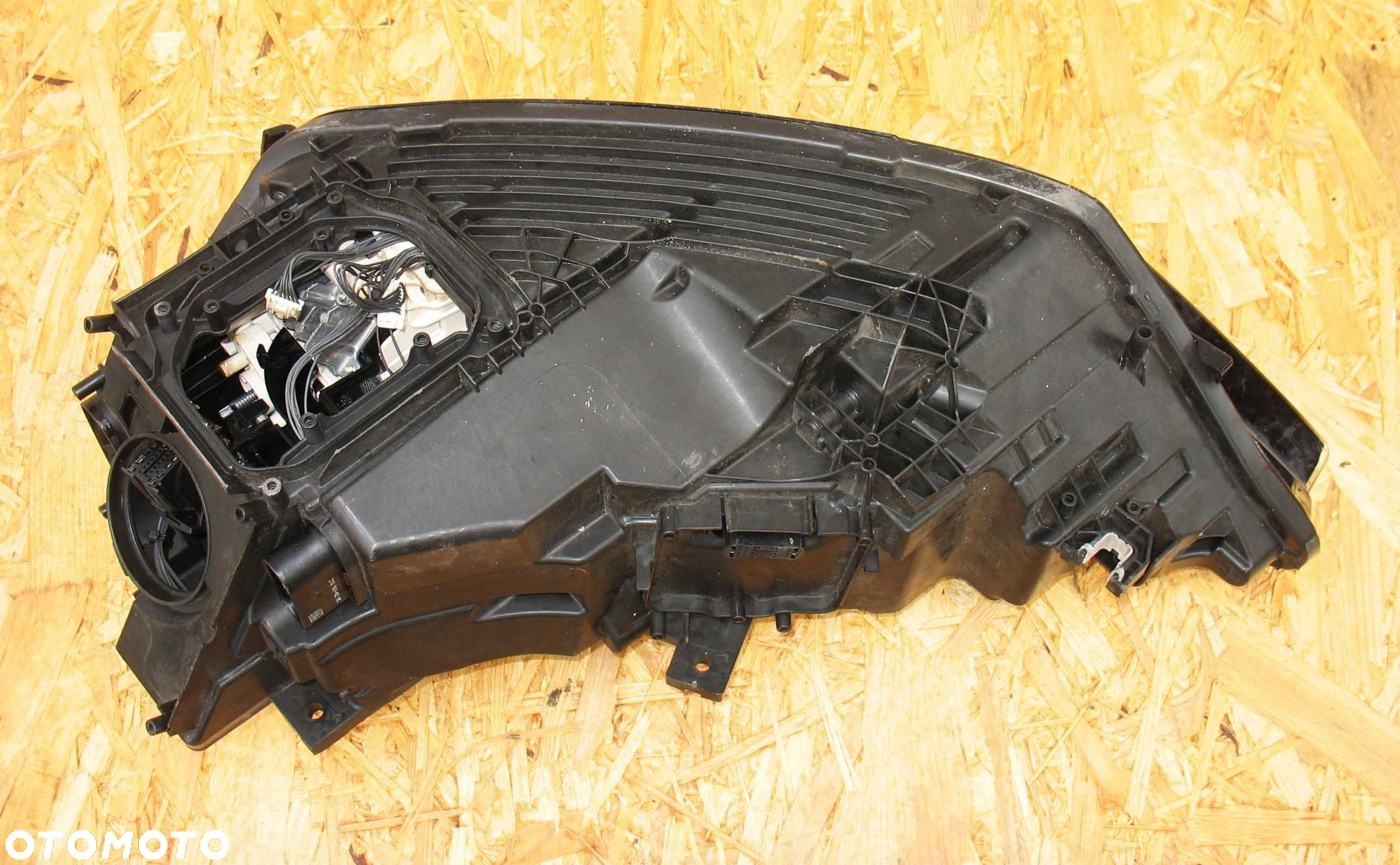 Audi A8 D5 lampy Matrix Lewa Prawa Uszkodzone na części - 8