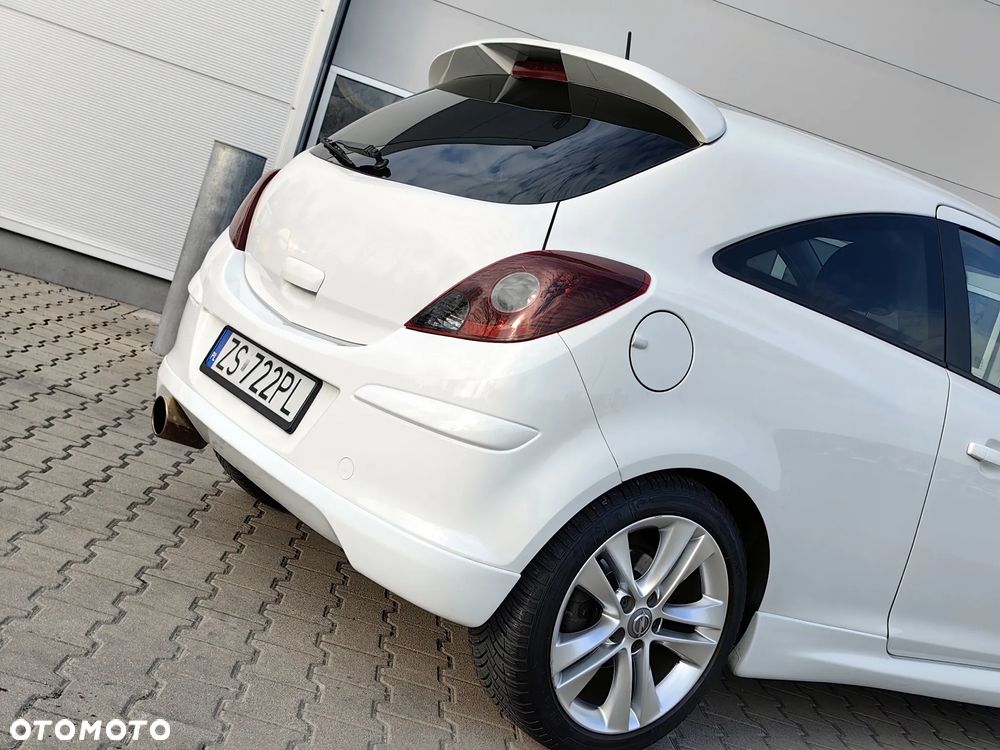 Opel Corsa 1.6T GSI - 27