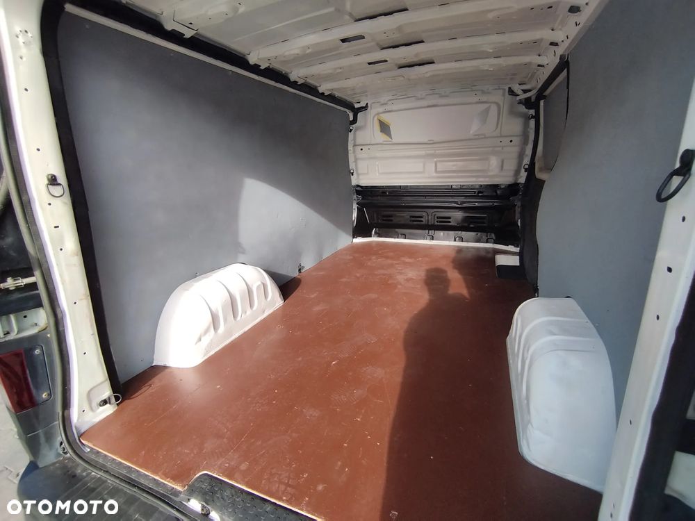 Renault Trafic - 15