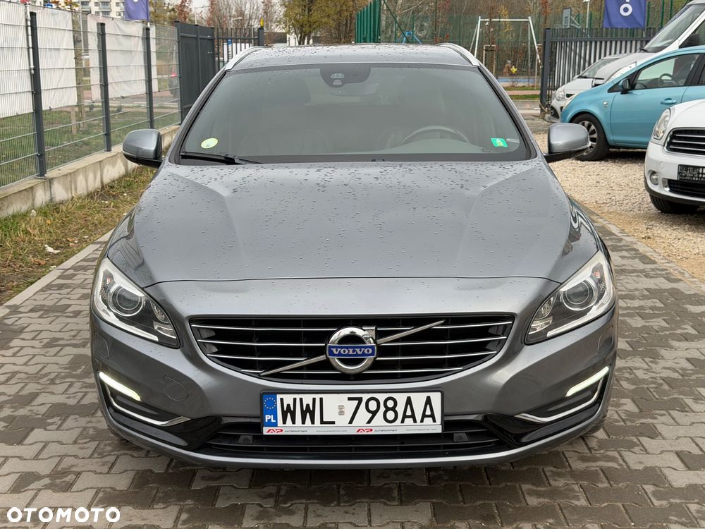 Volvo V60 D5 AWD Momentum - 11