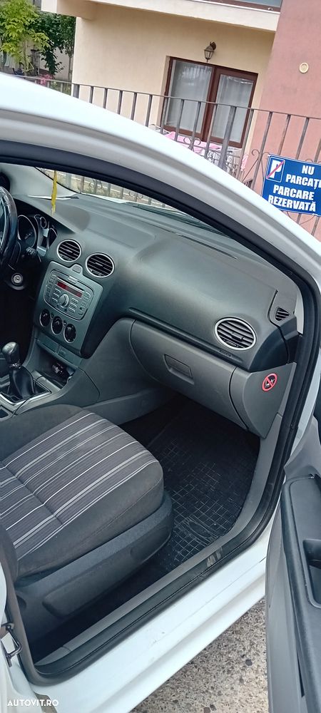 Ford Focus 1.6 TDCI DPF Titanium - 12