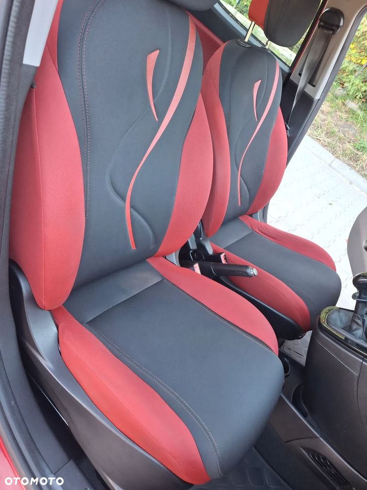 Lancia Ypsilon - 10