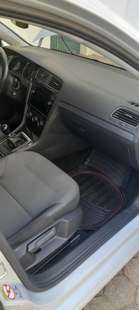 VW Golf Variant 1.6 TDi Confortline - 8