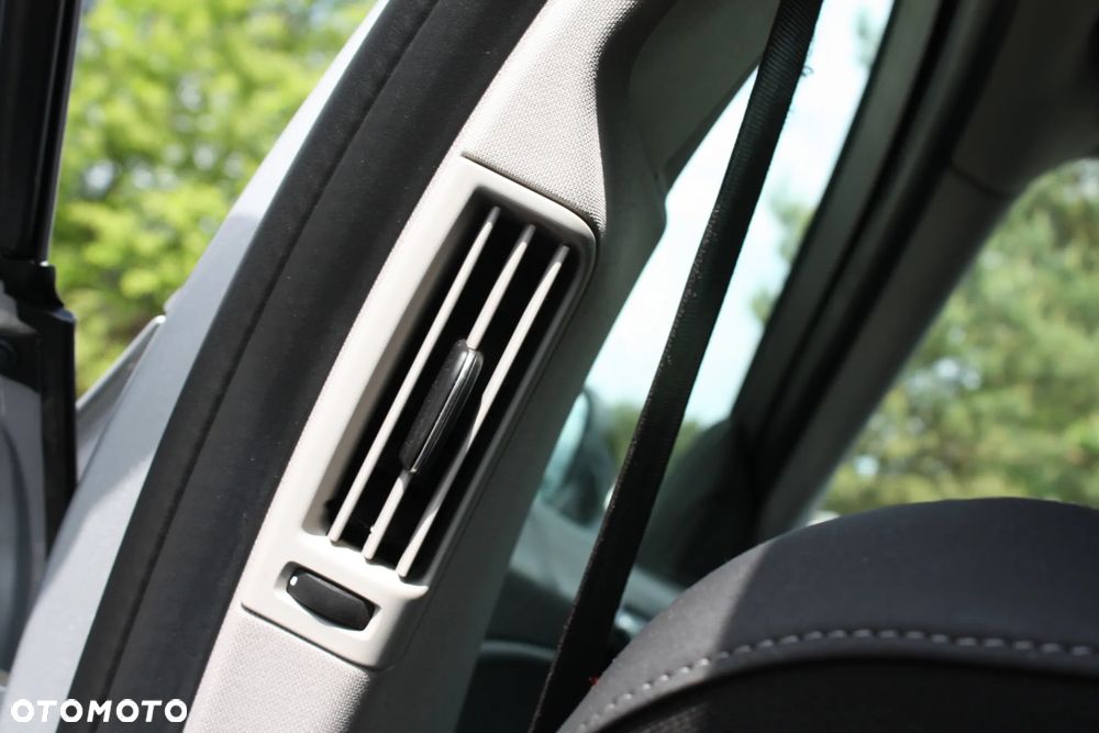 Volvo S60 D3 Geartronic Momentum - 33
