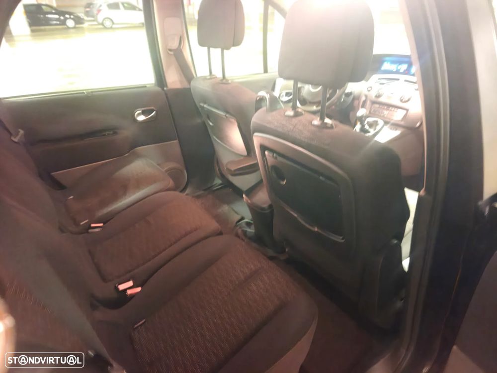 Renault Grand Scénic 1.5 dCi Dynamique S 7L. - 19