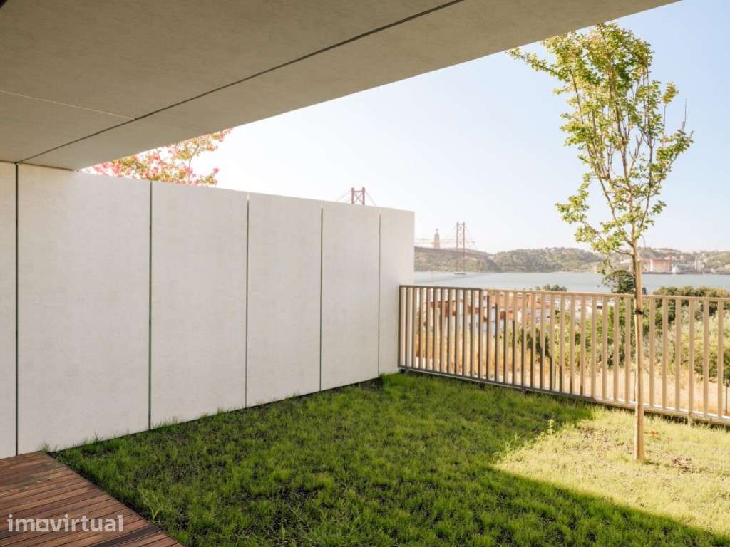 Moradia T4+1 nova a estrear, com vista Tejo, jardins e pátio privat... - Grande imagem: 2/33