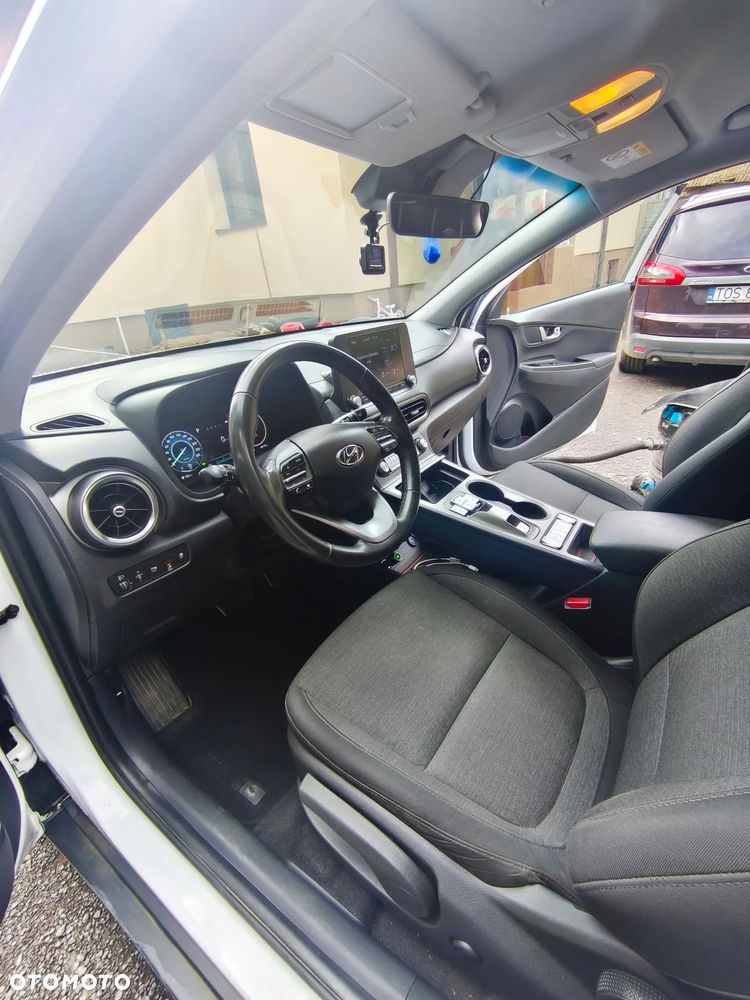 Hyundai Kona - 14