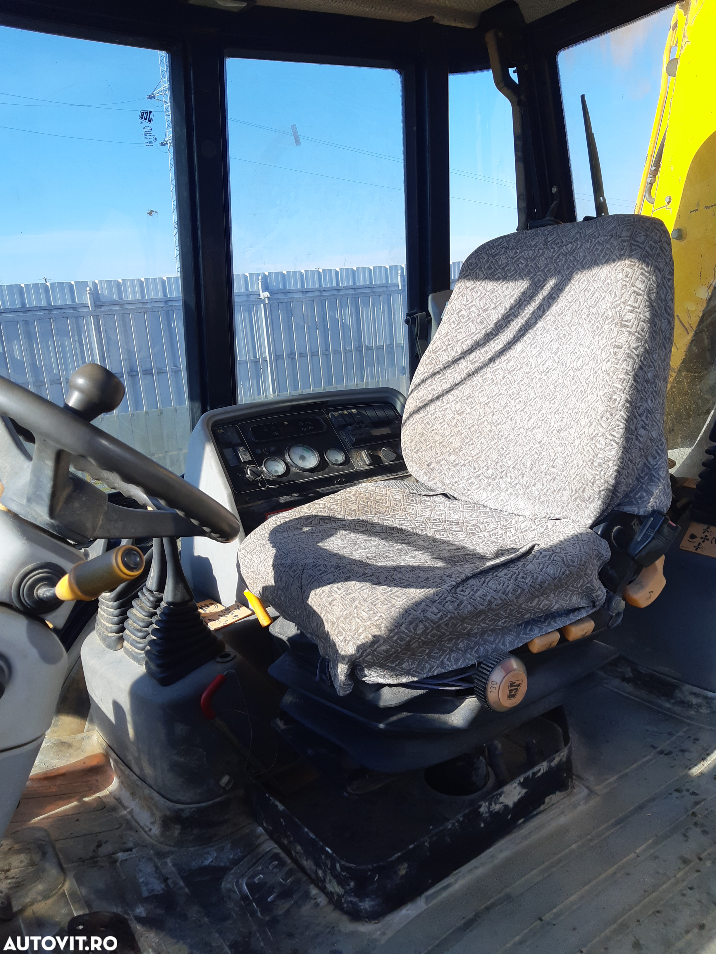 JCB 4CX - 12