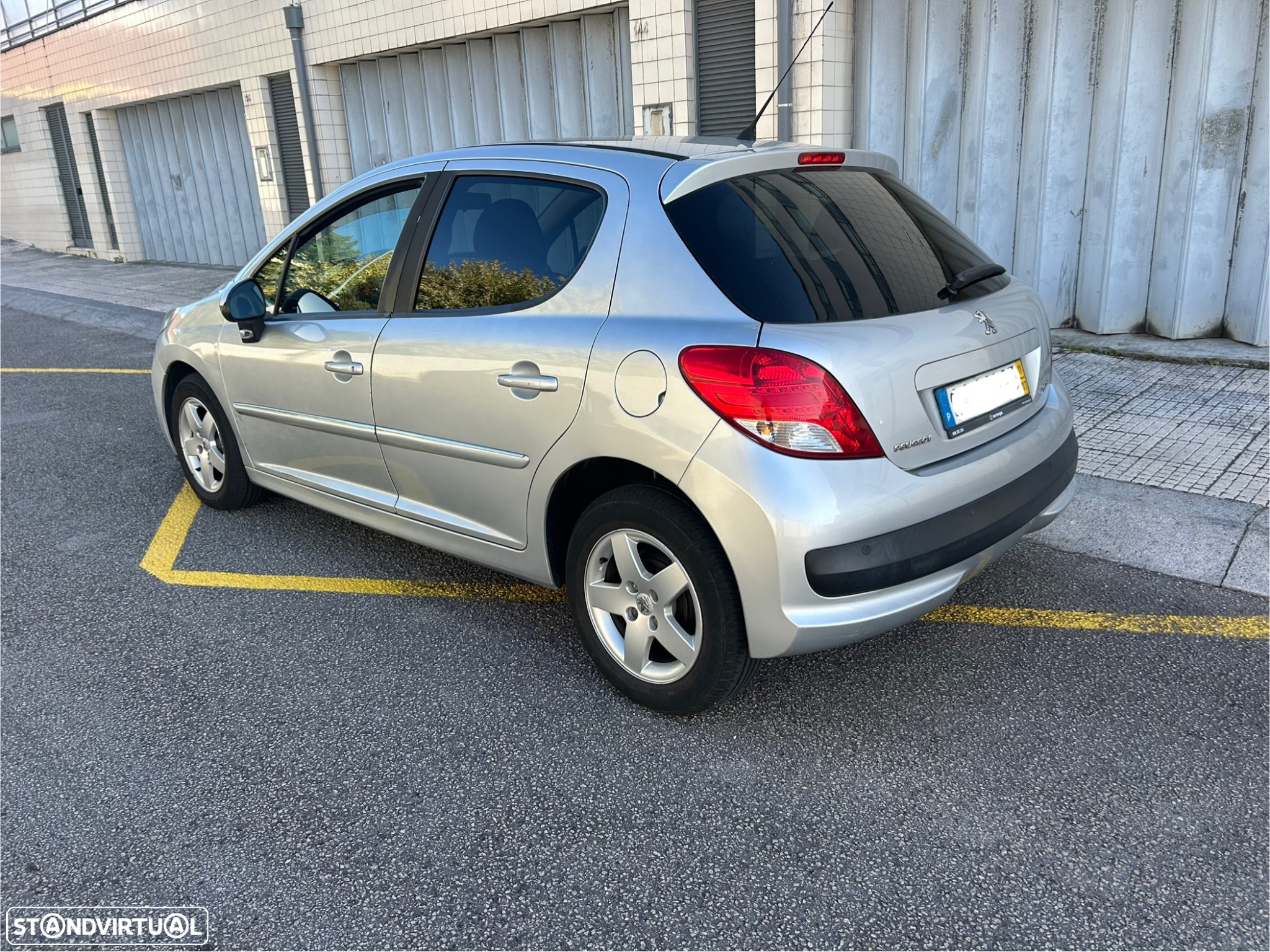 Peugeot 207 1.4 HDi Allure - 6