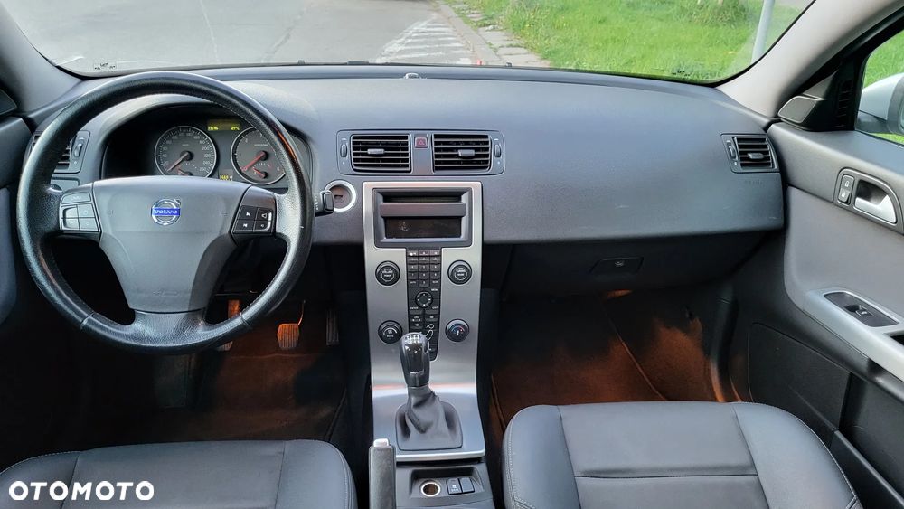 Volvo S40 2.0D Momentum - 8
