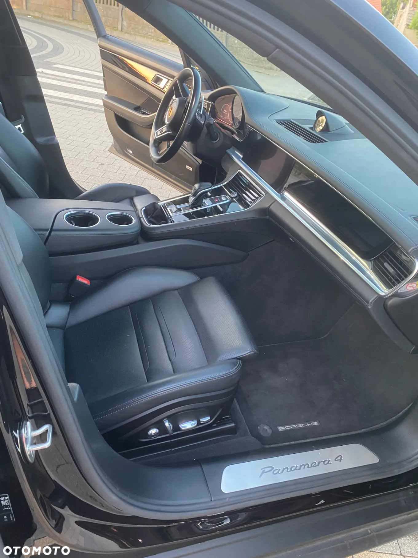 Porsche Panamera 4 E-Hybrid - 6