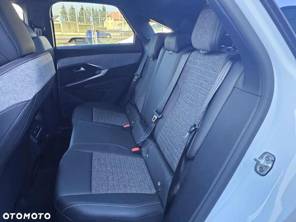 Peugeot 3008 1.2 PureTech Allure S&S EAT8 - 12
