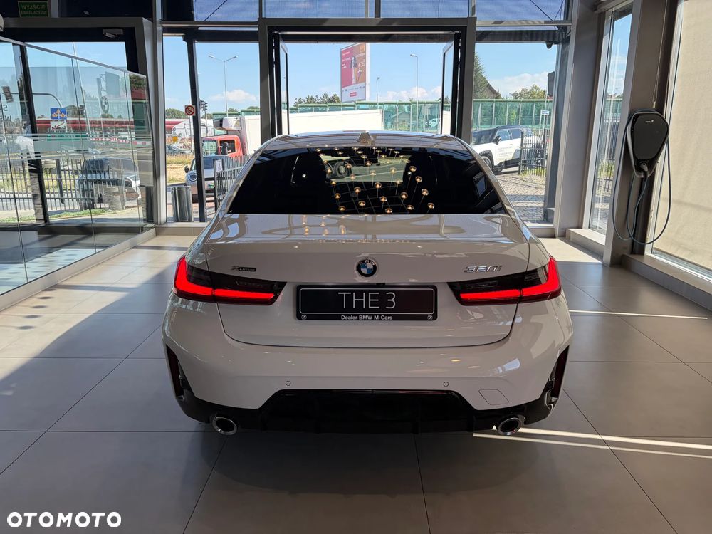 BMW Seria 3 320i xDrive - 6