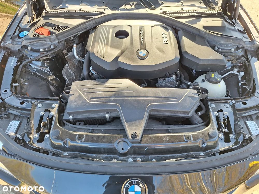 BMW Seria 3 318i - 12