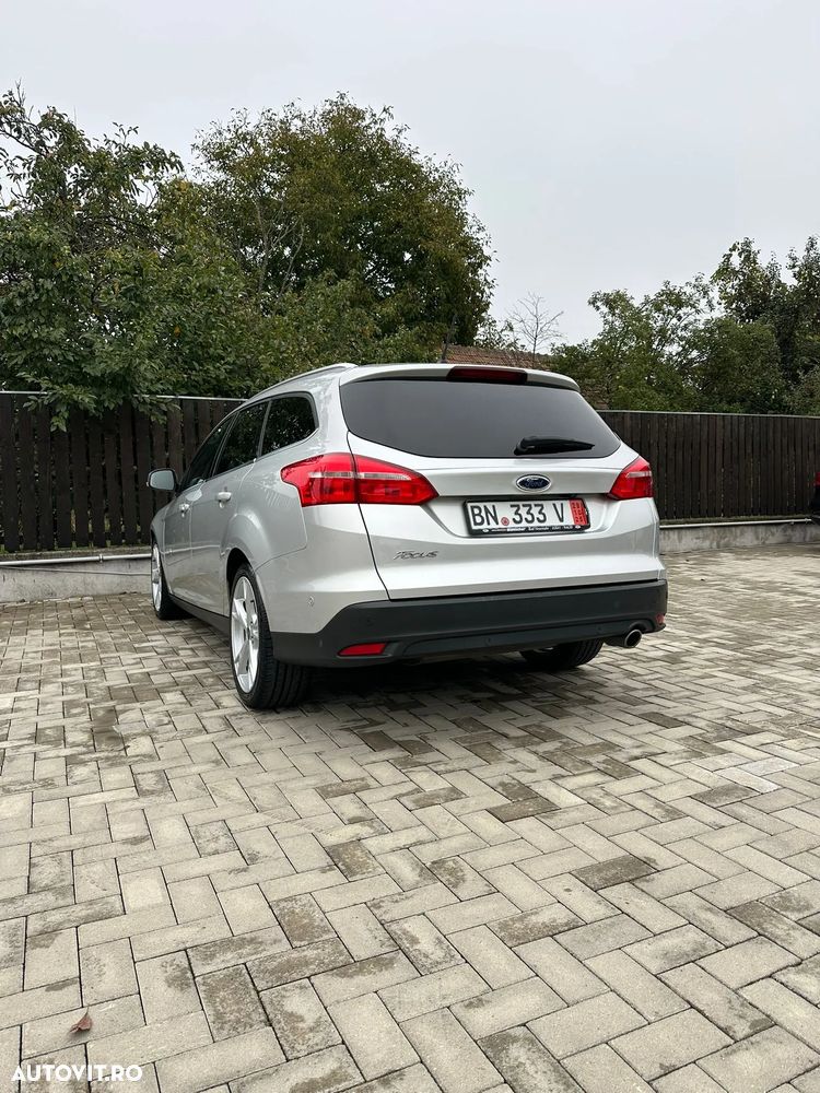 Ford Focus 2.0 EcoBlue Start-Stopp-System TITANIUM - 12