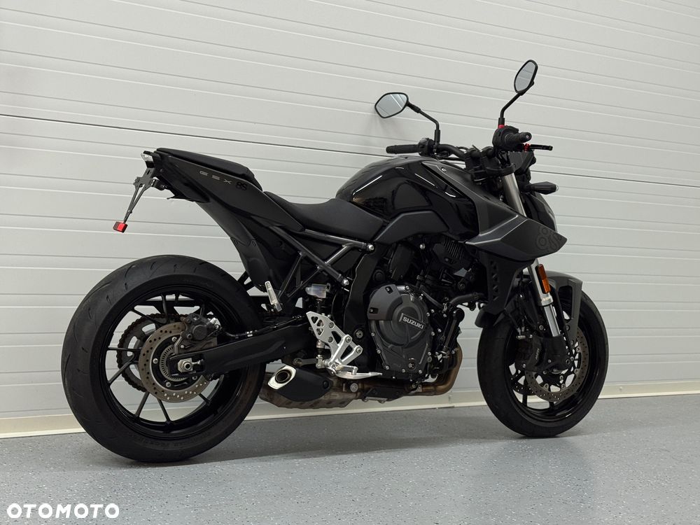 Suzuki GSX - 3