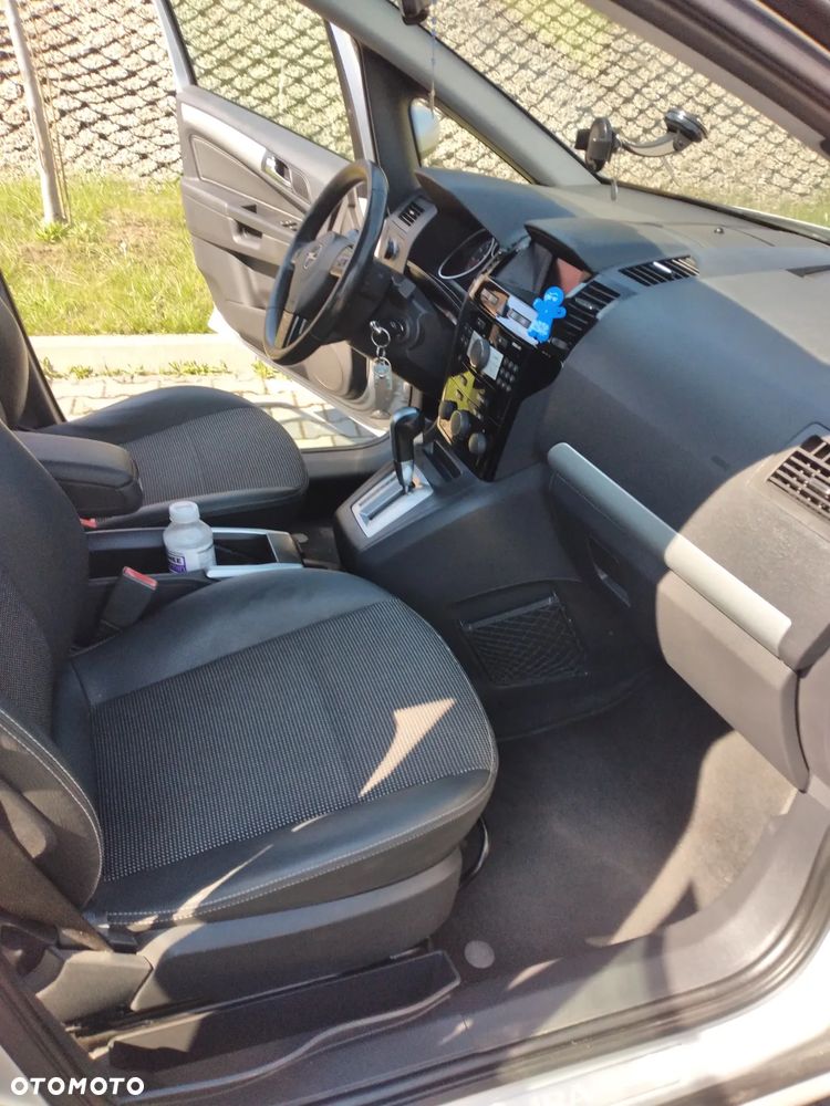Opel Zafira 2.2 Cosmo - 5