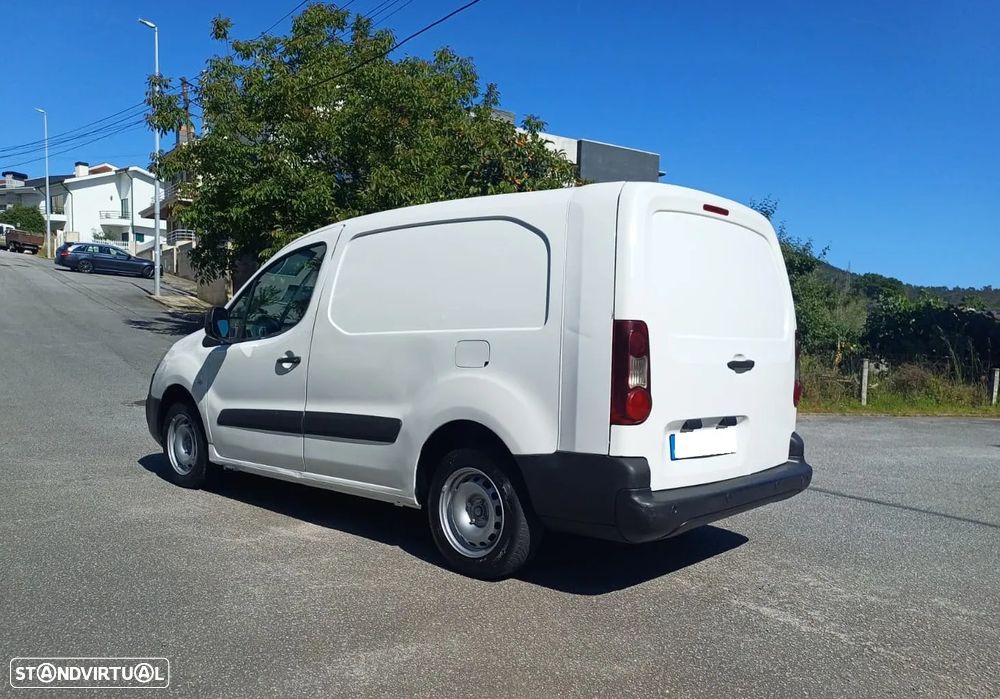 Peugeot PARTNER LONGA 1.6 HDI 100 CV - 3 LUGARES - 17
