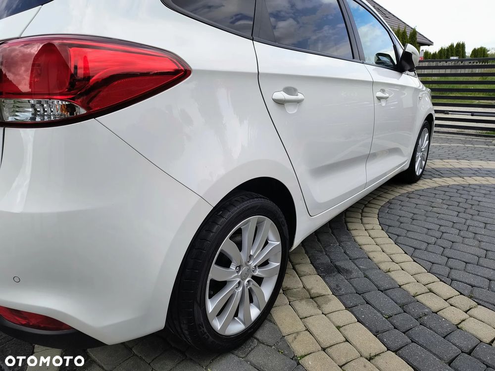 Kia Carens 1.7 CRDi 136 Dream Team Edition - 3