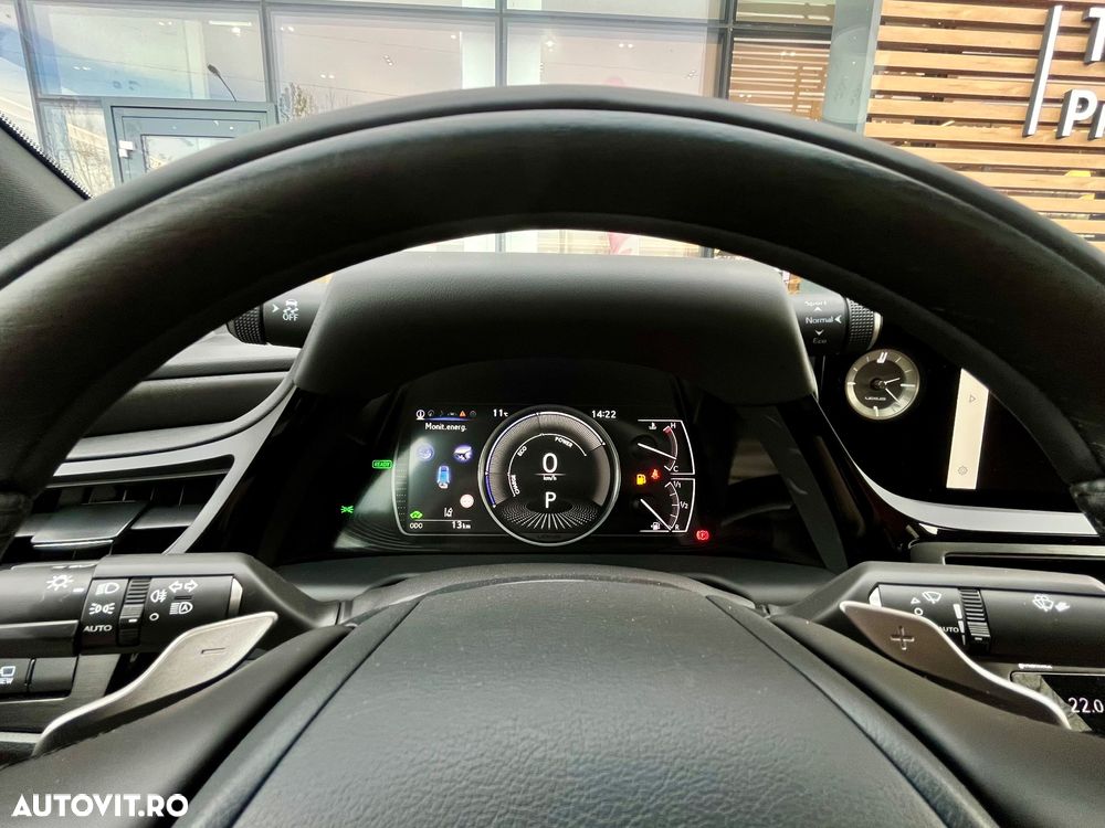 Lexus Seria ES 300h 2.5 TNGA HV 25H- 4X2 CVT Executive - 23