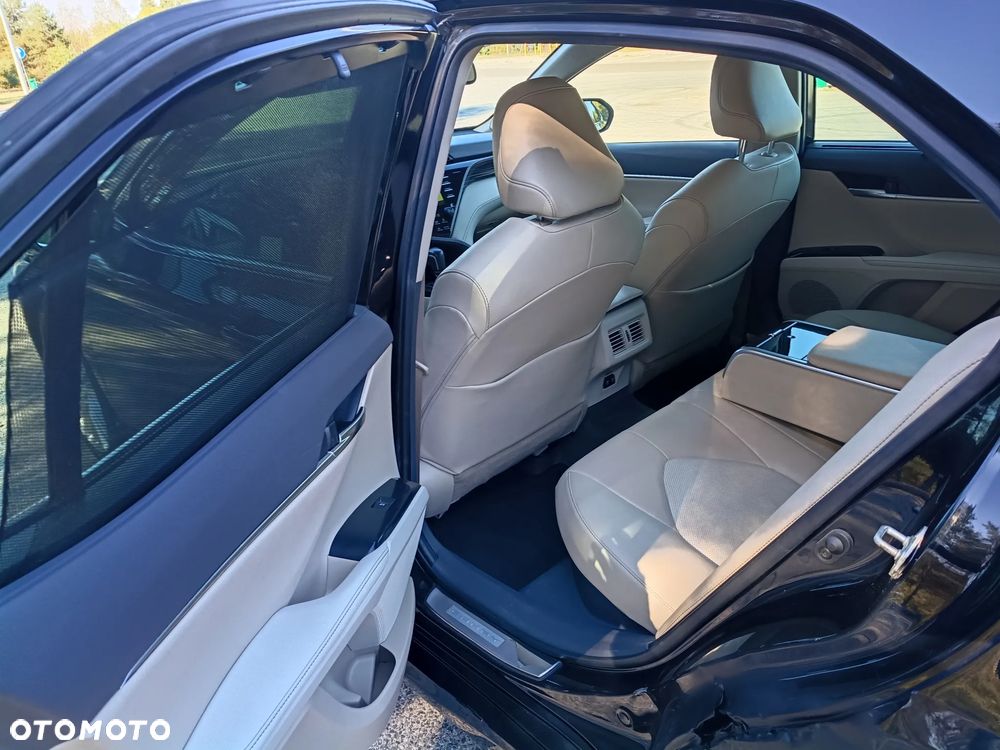 Toyota Camry 2.5 Hybrid Executive CVT - 12