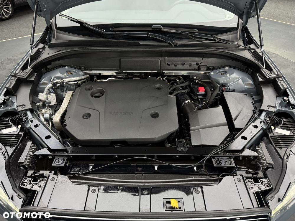 Volvo XC 60 B4 D AWD Momentum Pro - 22