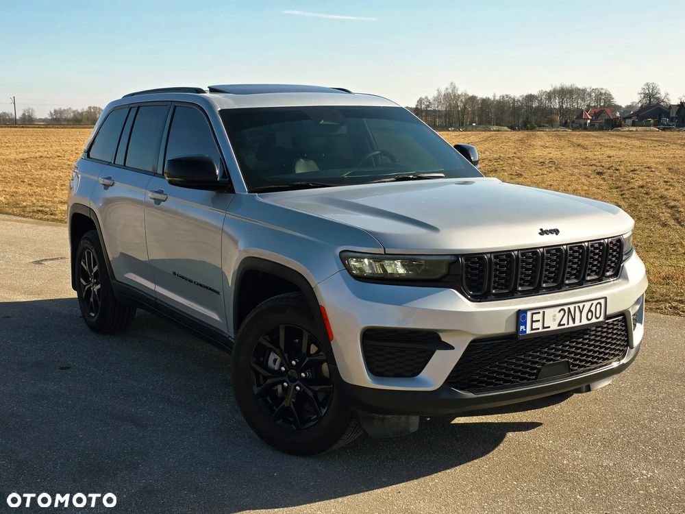 Jeep Grand Cherokee - 11