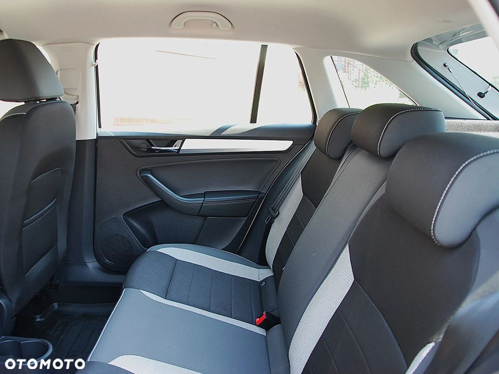 Skoda RAPID 1.0 TSI Ambition - 13