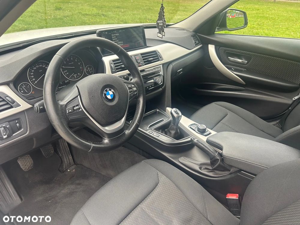 BMW Seria 3 318i Sport Line - 13