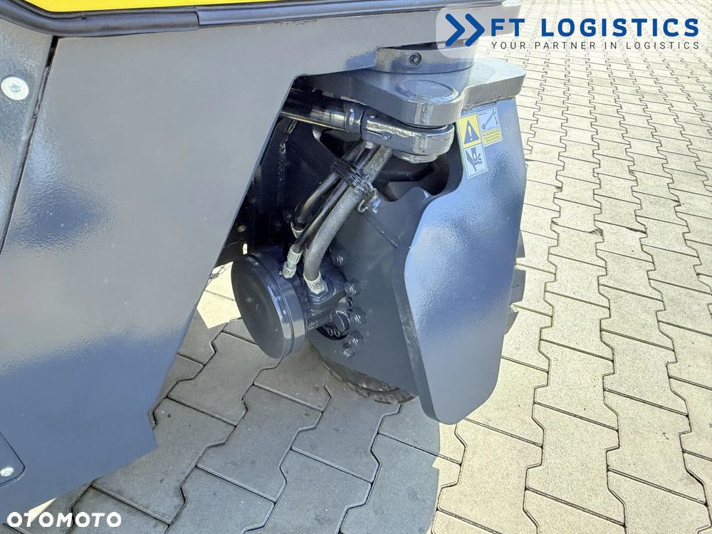 Combilift WÓZEK CZTEROKIERUNKOWY - WIELOKIERUNKOWY | COMBILIFT CB4500 | GAS | TRIPLEX 6400MM | WOLNY SKOK | POZYCJONER WIDEŁ | PRZESUW WIDEŁ | STAN IDEALNY | Szeroka oferta wózków czterokierunkowych i bocznych, dopasowanych do różnorodnych potrzeb i zastosowań - 39