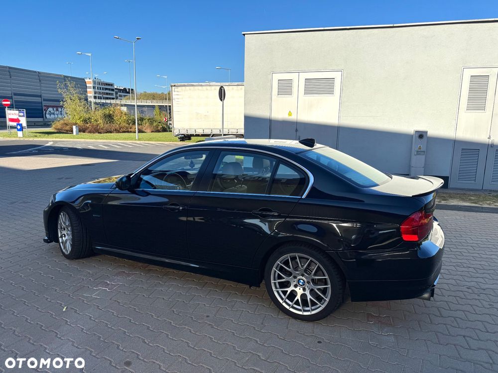 BMW Seria 3 330i xDrive - 4
