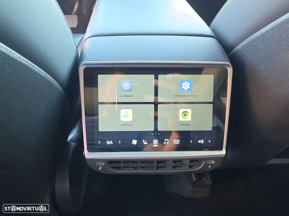 Tesla Model Y Long Range Dual Motor AWD - 29