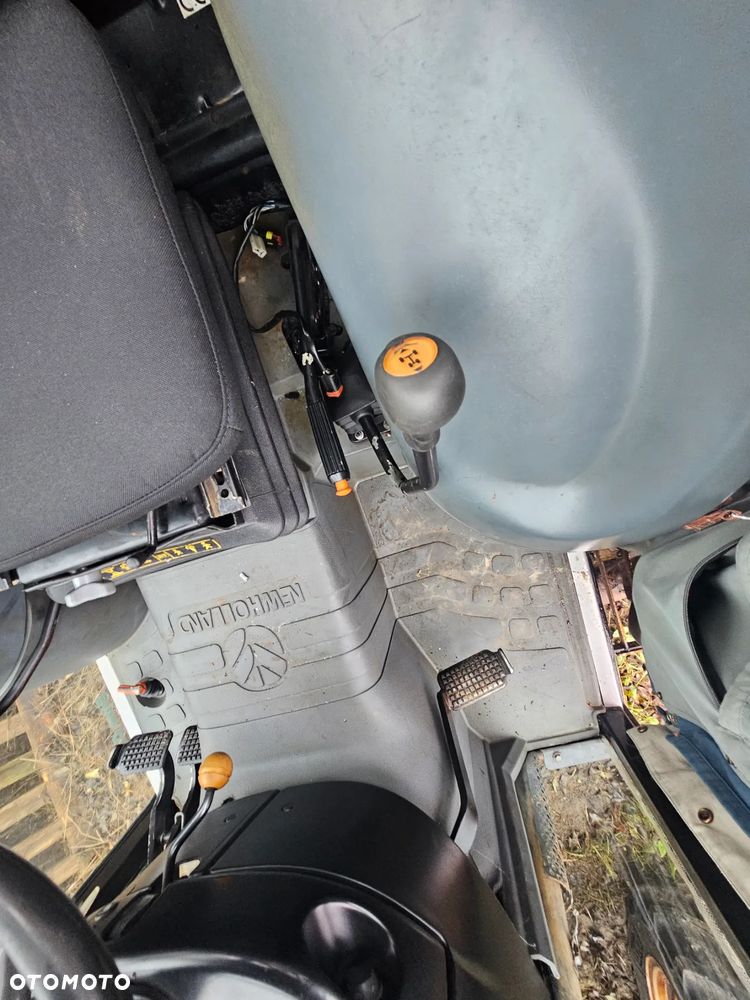 New Holland U2D6 ( w dokumentach) , model handlowy TN 85 FA - 23