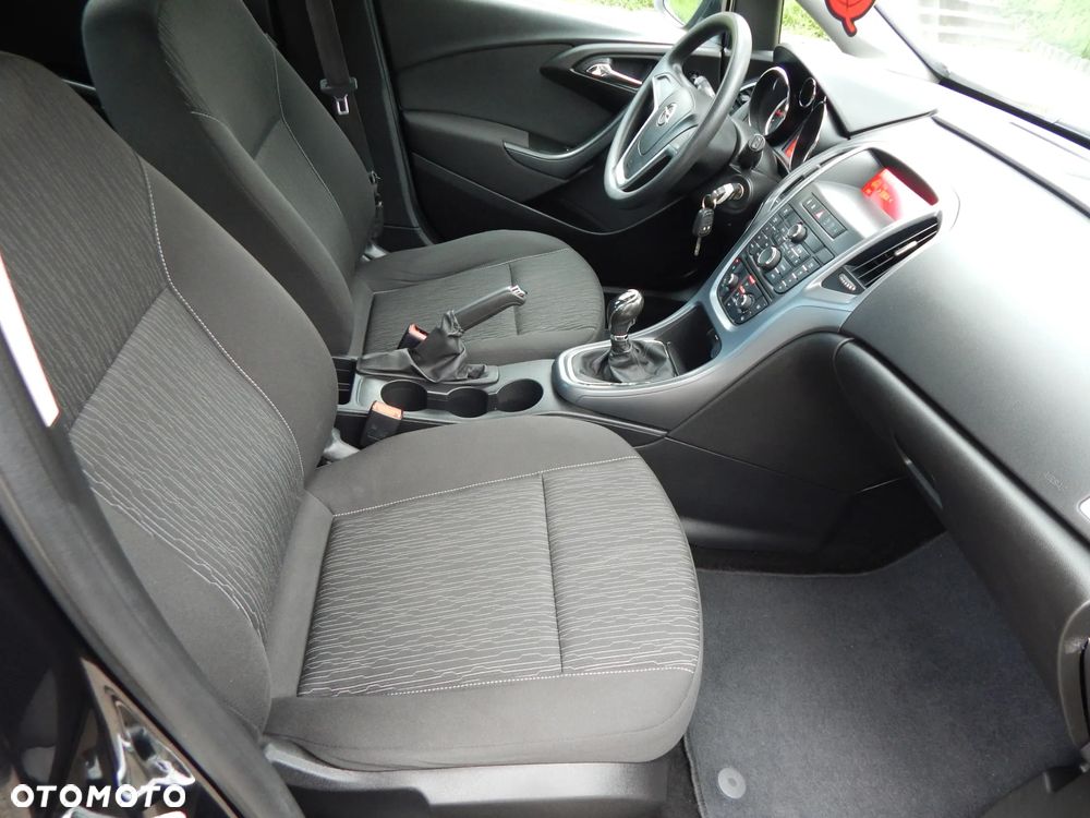 Opel Astra 1.6 150 Jahre - 16