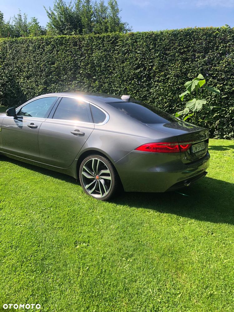 Jaguar XF 2.0 i4D Prestige - 3